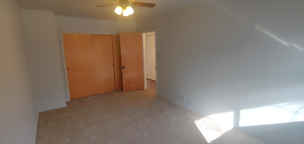 Building Photo - 129 Baywood Ave