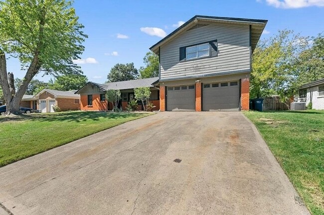 Building Photo - 5720 Wharton Dr