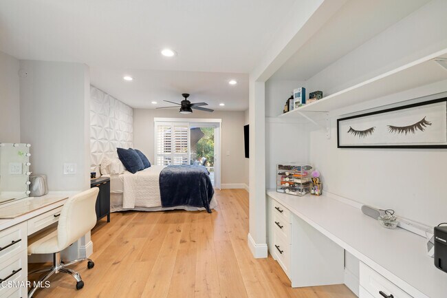 Building Photo - 885 Rim Crest Dr