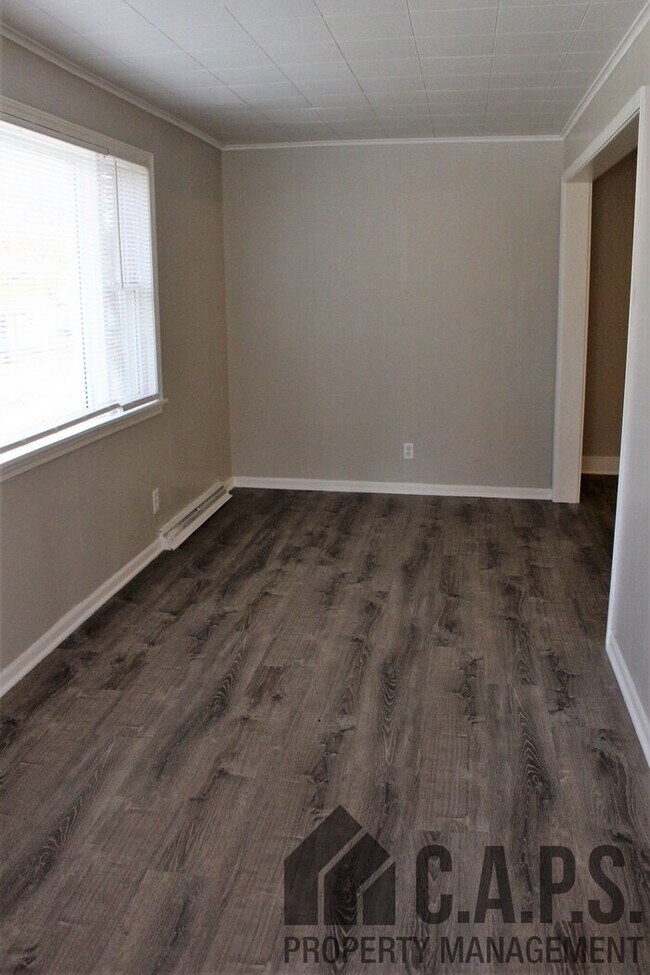 Building Photo - Move in Ready!