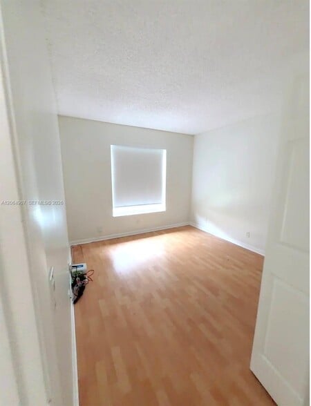 Building Photo - 1064 Cedar Falls Dr