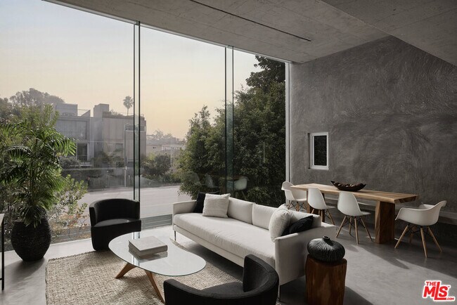 Building Photo - 533 Grand Blvd