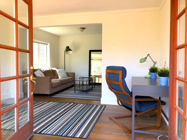 living room - 2078 Mound St