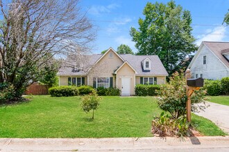 Building Photo - Charming Columbia, SC Home!