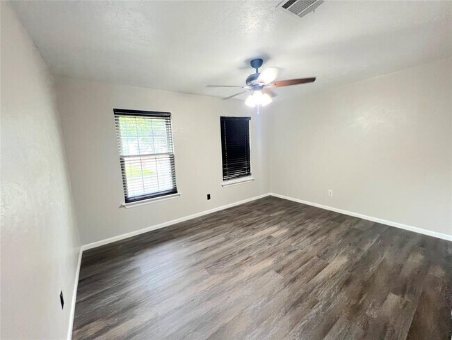 Building Photo - 819 Buckeye Pl