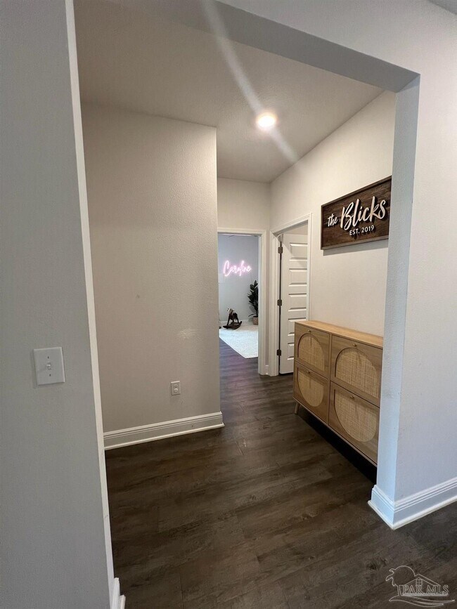 Building Photo - 8026 Burnside Lp