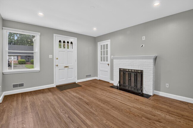 Building Photo - 9315 Linden Ave