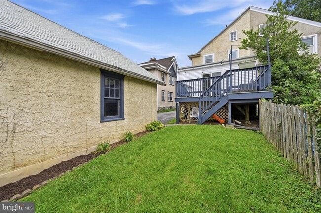 Building Photo - 610 Woodcrest Ave