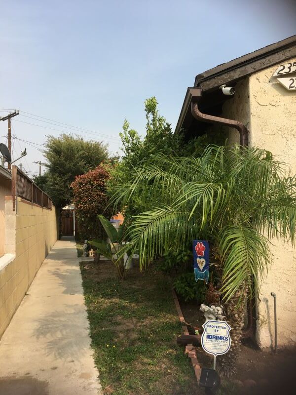 Walkway to property - 23530 Dolores St