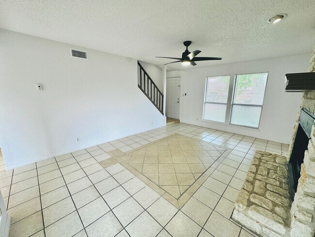 Building Photo - 152 RIDGE