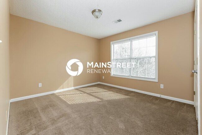 Building Photo - 4 Bedroom Pet-Friendly Home in Ellenwood, GA with Main Street Renewal