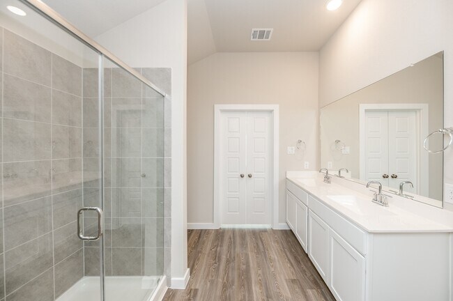 Building Photo - 32031 Splendor Dr