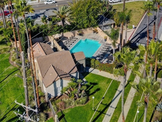 Building Photo - 310 Lake St