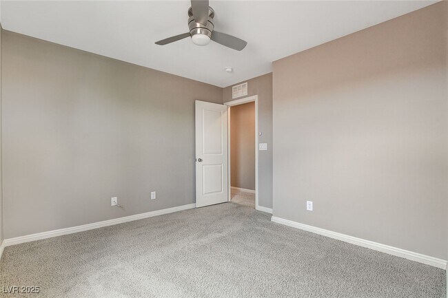 Building Photo - 6237 Fallsview Ct