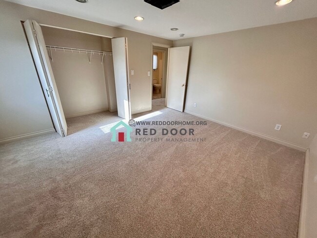 Building Photo - 2 Bed, 1 Bath Condo with Community Pool – $1,800/Month