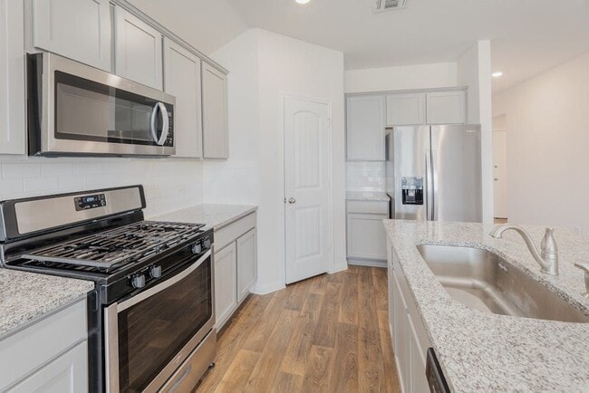 Building Photo - 21012 Abigail Fillmore Rd