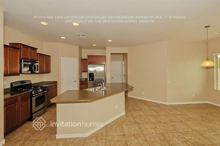 Building Photo - 11037 E Santino Ave