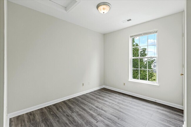 Building Photo - COMING SOON- 3 Bedroom 2 Half Bath Townhome in Spotsylvania