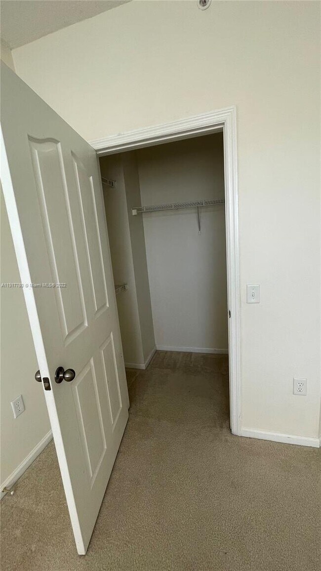 Building Photo - 9887 Baywinds Blvd