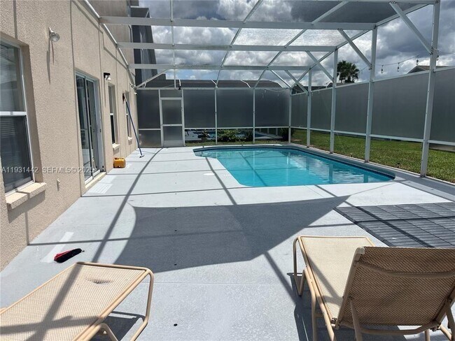 Building Photo - 189 Emeraldview Ave