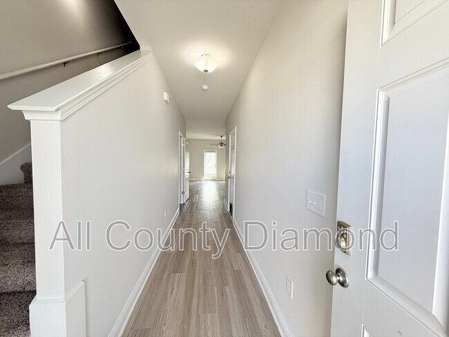 Building Photo - 7682 Shadow Lake Dr