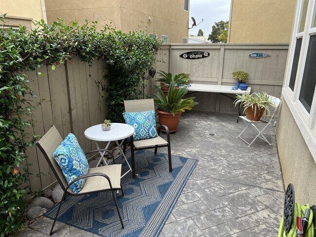 Building Photo - 1065 Sea Glass Wy