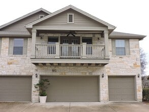 Building Photo - Gorgeous Three Bedroom Condo in South Austin