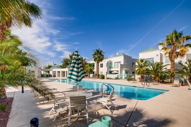 Building Photo - Near Summerlin, Gated Community w/ tons of amenities - Amazing Condo!