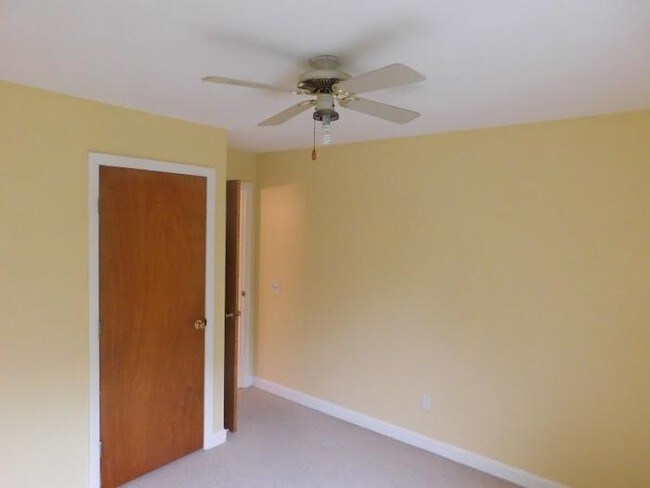 Building Photo - 3 bedroom in Cumberland RI 02864