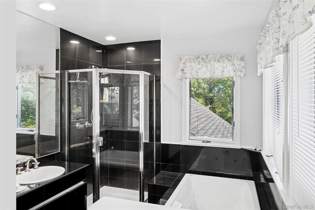 Building Photo - 205 Pine Ave