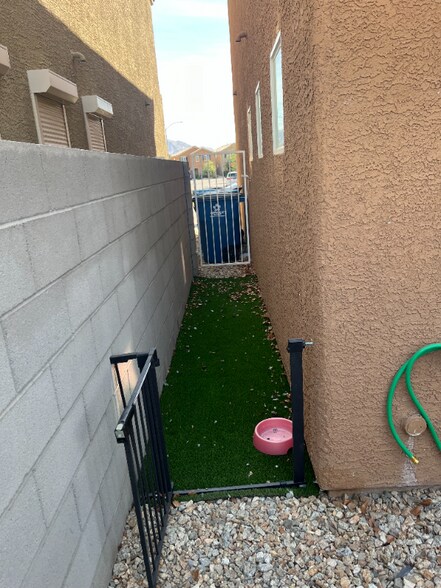 Building Photo - 4836 Vista Sandia Way