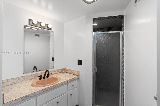 Building Photo - 1351 NE Miami Gardens Dr