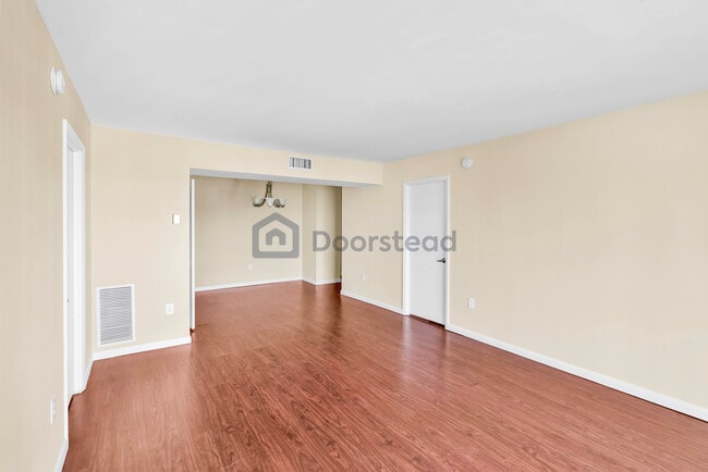 Building Photo - 4172 Inverrary Dr