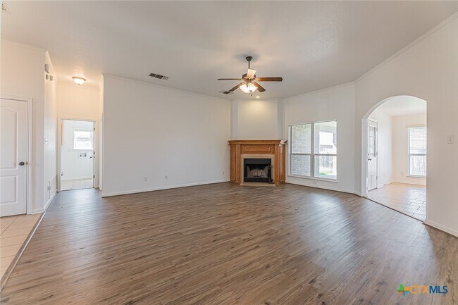 Building Photo - 3603 Salt Fork Dr