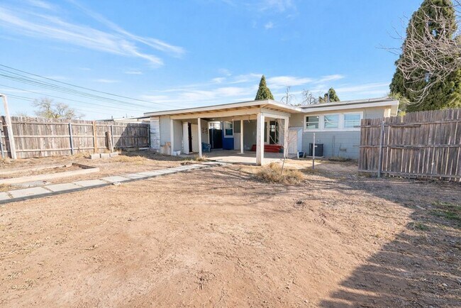 Building Photo - 2501 Crown Ave