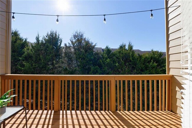 Building Photo - 2022 Cobblestone Cir NE