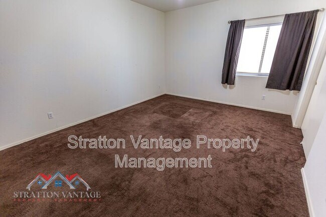 Building Photo - 2234 W Pima Ave