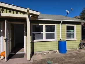 Building Photo - 1+1 Ventura Avenue, super cute 1+1 in rear...