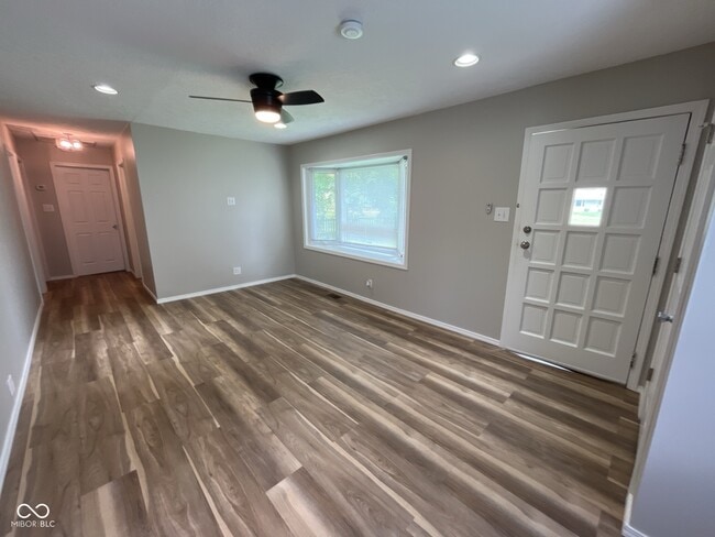 Building Photo - 521 Arthur Dr