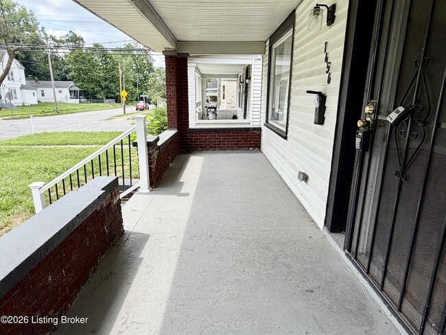 Building Photo - 1456 Beech St