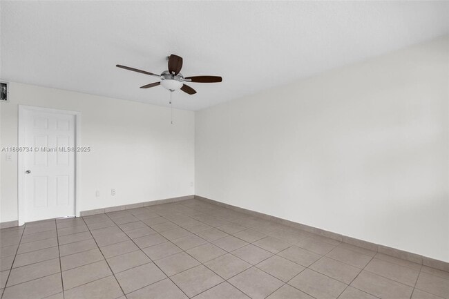 Building Photo - 1154 W 35th St