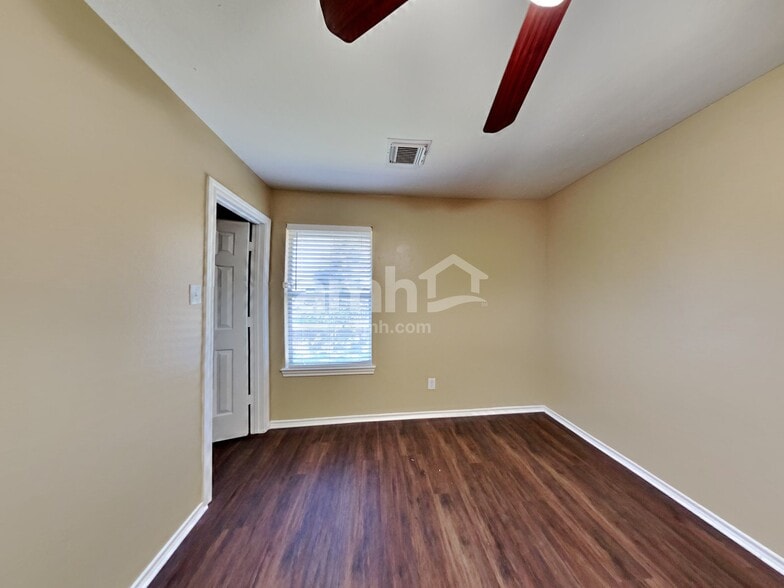 Building Photo - 149 Bristol Bend Ln