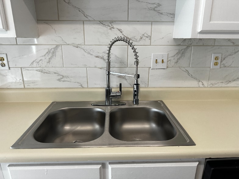 Building Photo - 1091 Stones Throw Dr NW