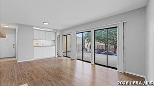 Building Photo - 8642 Fredericksburg Rd