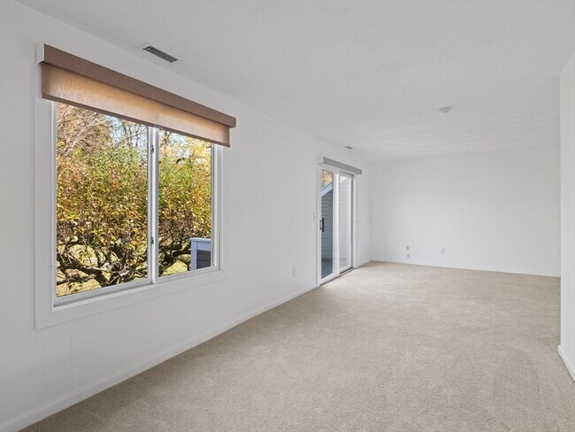 Building Photo - 18 Concord Greene