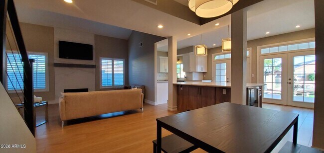 Building Photo - 1301 W Windrift Way