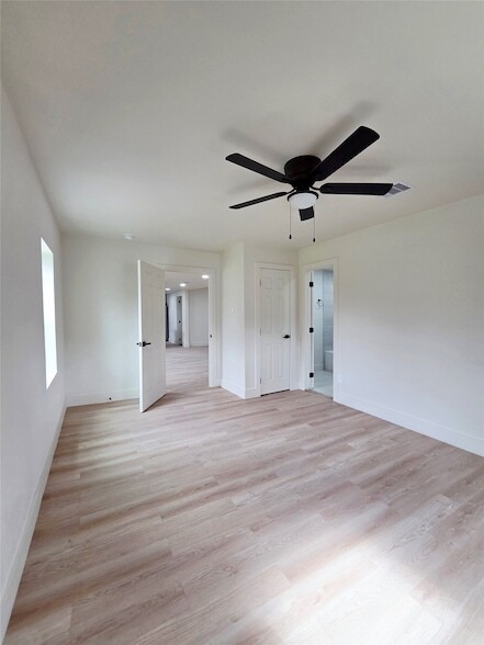 Building Photo - 4607 Englewood St