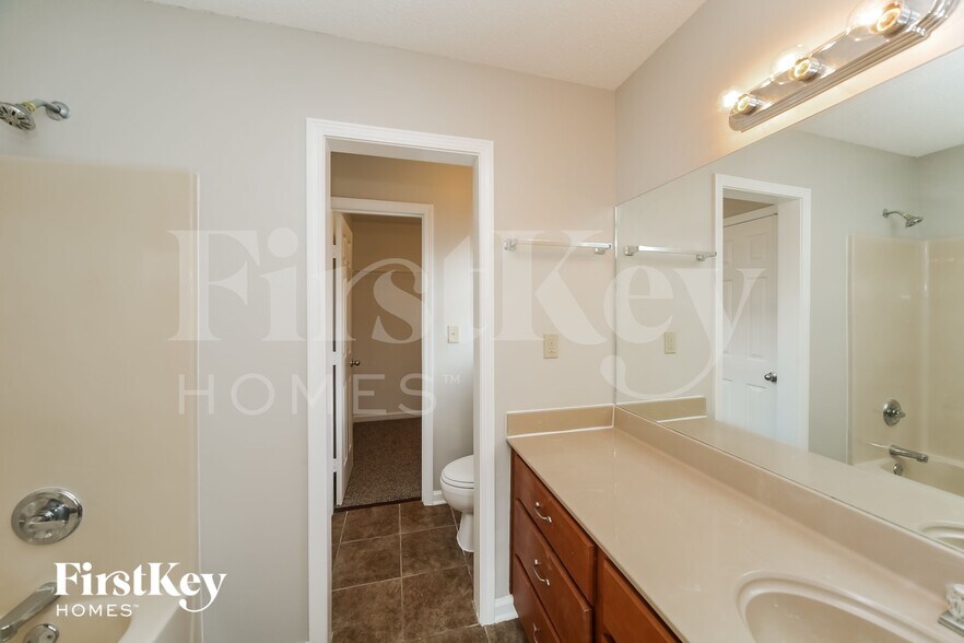 Building Photo - 4194 Rainey Woods Dr