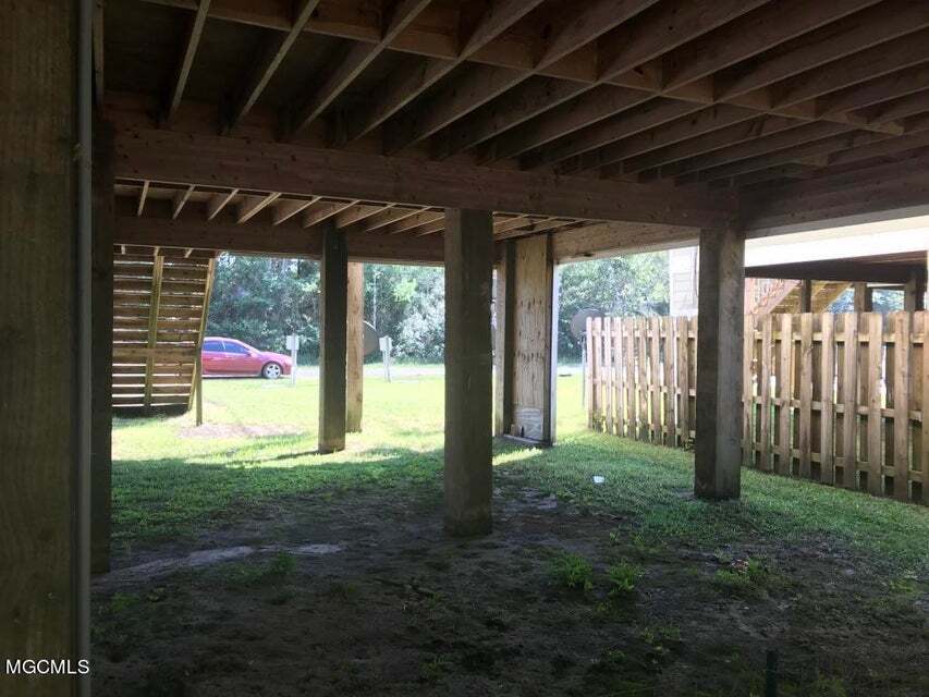 Building Photo - 6206 W Desoto St