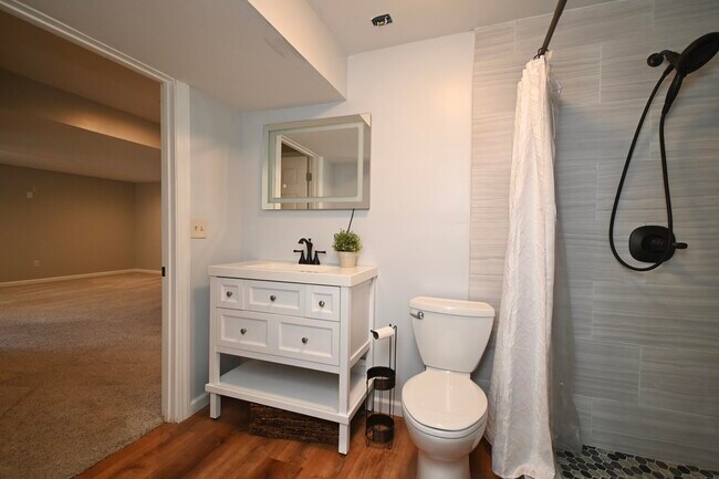 Building Photo - 5898 Ethan Dr